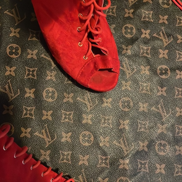 RED THIGH HIGH TIE UP BOOT/ SIZE 9 - Picture 6 of 7